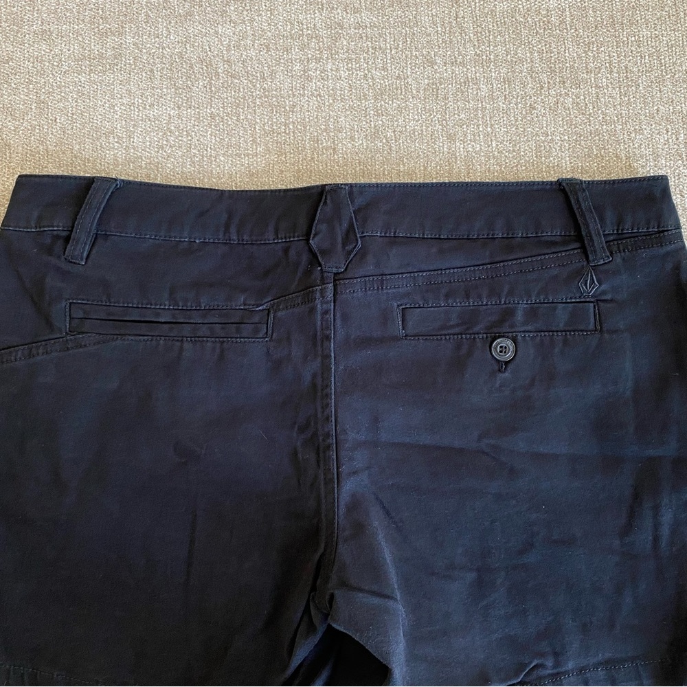 Women’s Volcom Shorts - Picture 3 of 7